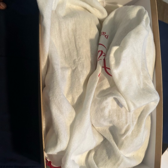 Louis vittion size 13(46) euro clean little ware on them,just sitting in closet - Picture 3 of 5